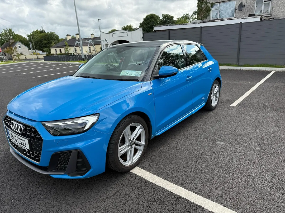 AUDI A1 S-Line (2019) Blue 1.0 L petrol - Image 3
