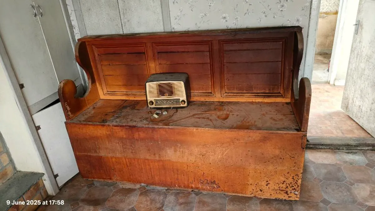 Settle bed (Murphy bed) - Image 2