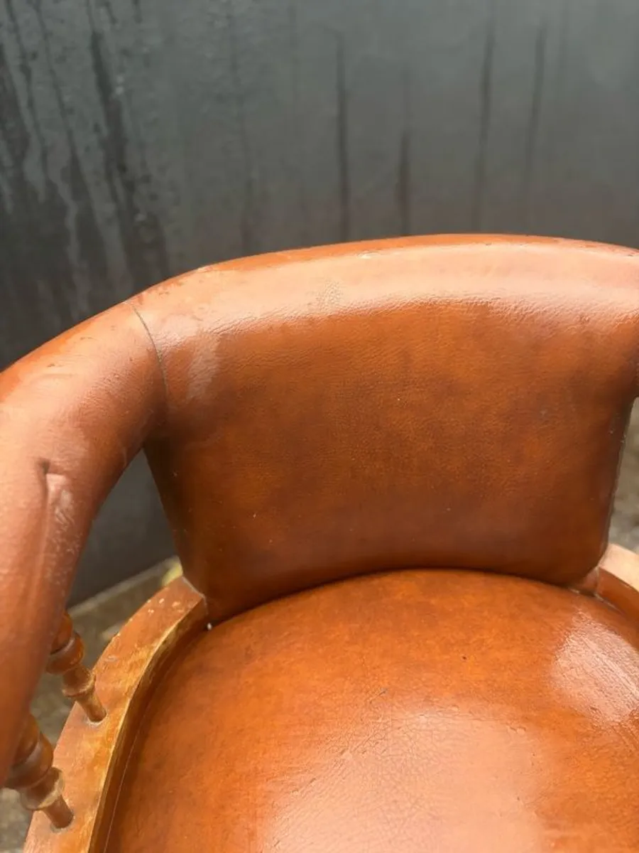 Captains chair - Image 2