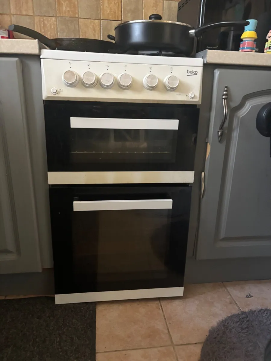 Gas oven - Image 1