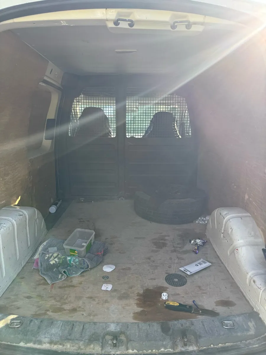 Volkswagen Caddy 1.6 diesel - Image 3