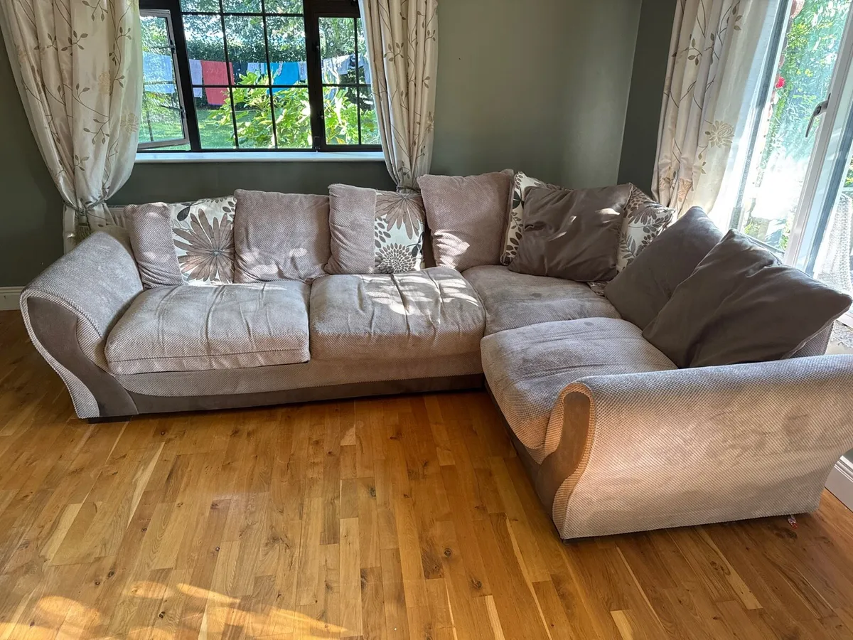 Corner sofa - Image 1