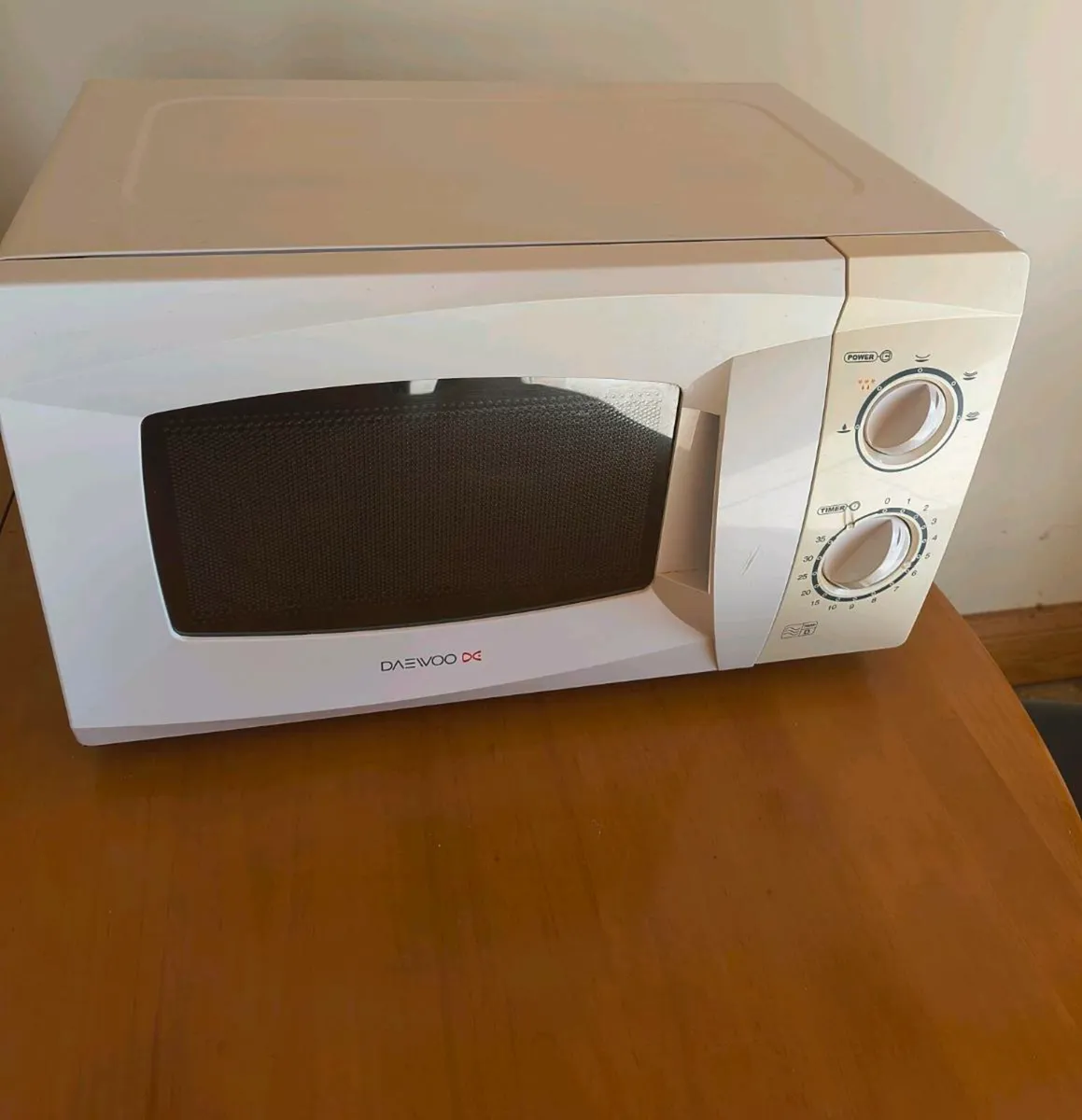 Daewoo Microwave - Image 2