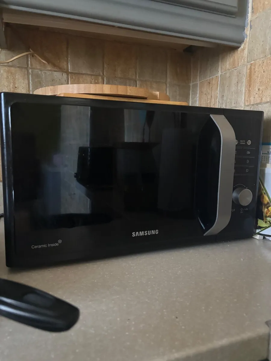 Microwave - Image 2