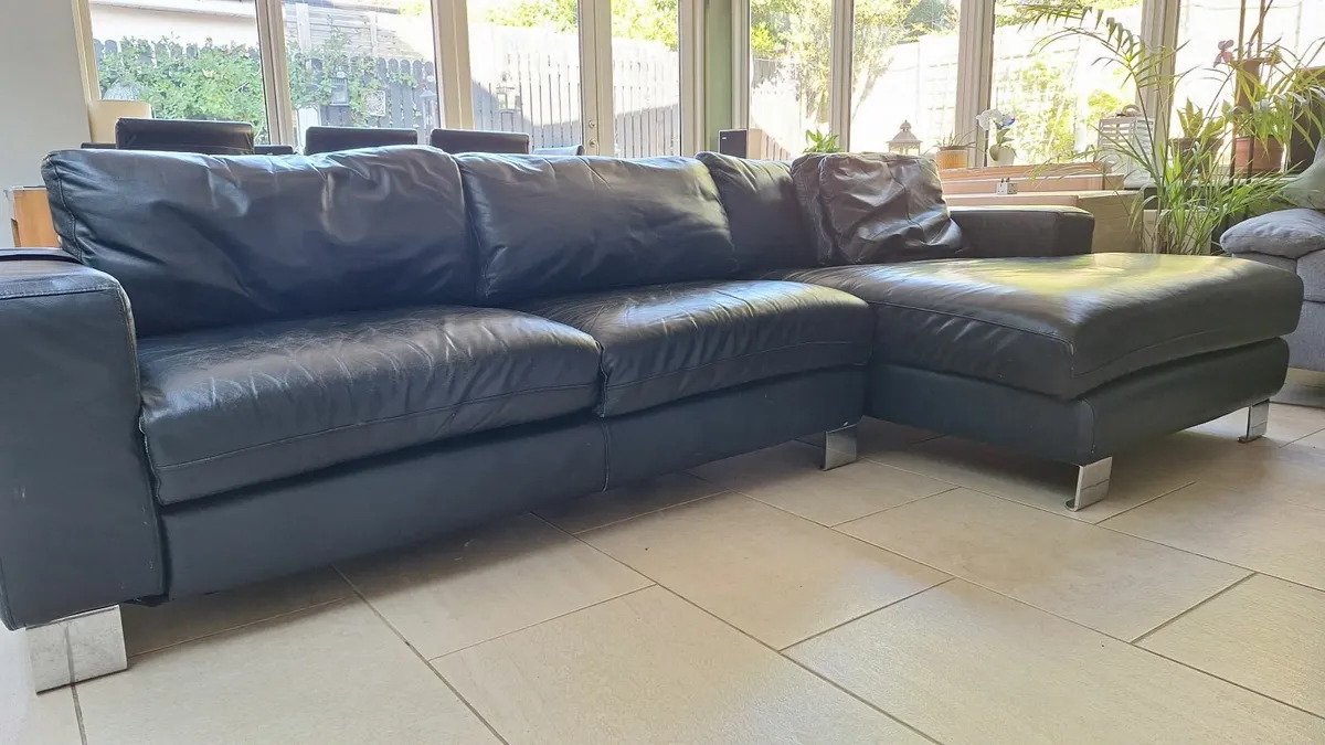 Couch. Habitat L shape couch. Black leather - Image 2