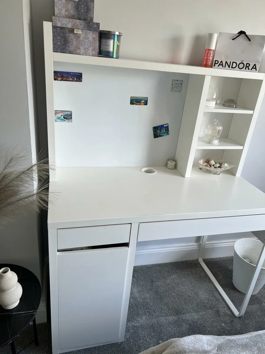Micke desk - Image 3