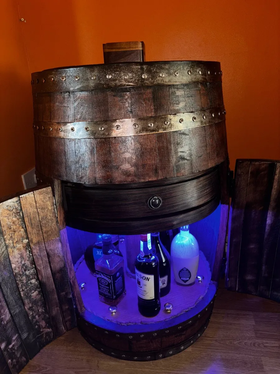 Vintage Whiskey Barrel w/ Lift up Top - Image 4