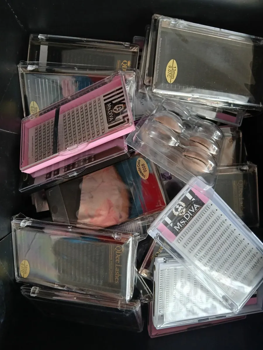 Massage bed and eyelash kit - Image 3