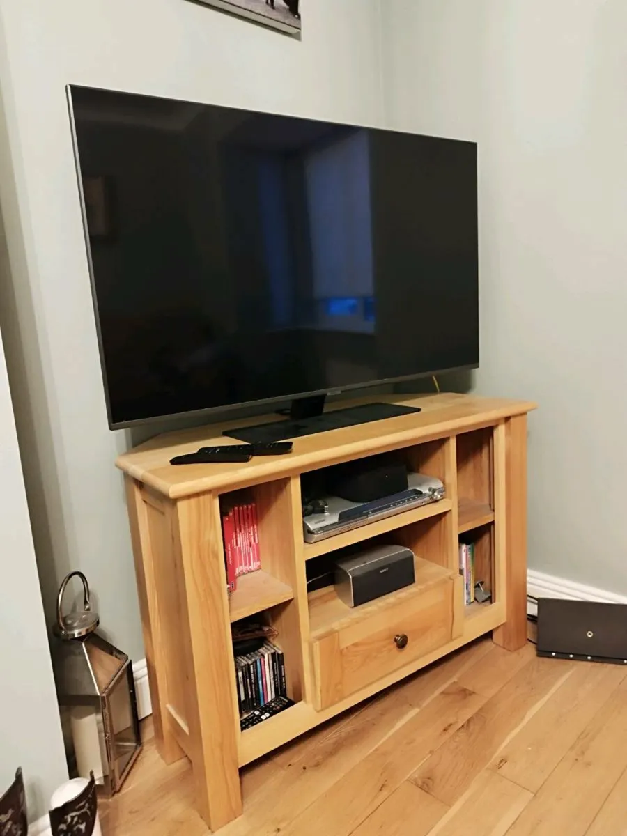 Ash TV unit