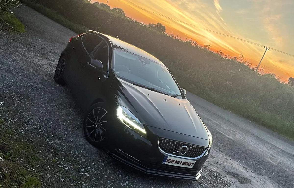 Volvo V40 D4 Inscription 190Bhp - Image 1