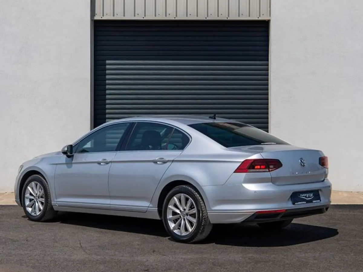 Volkswagen Passat SEL 2.0 TDI  full Leather - Image 3