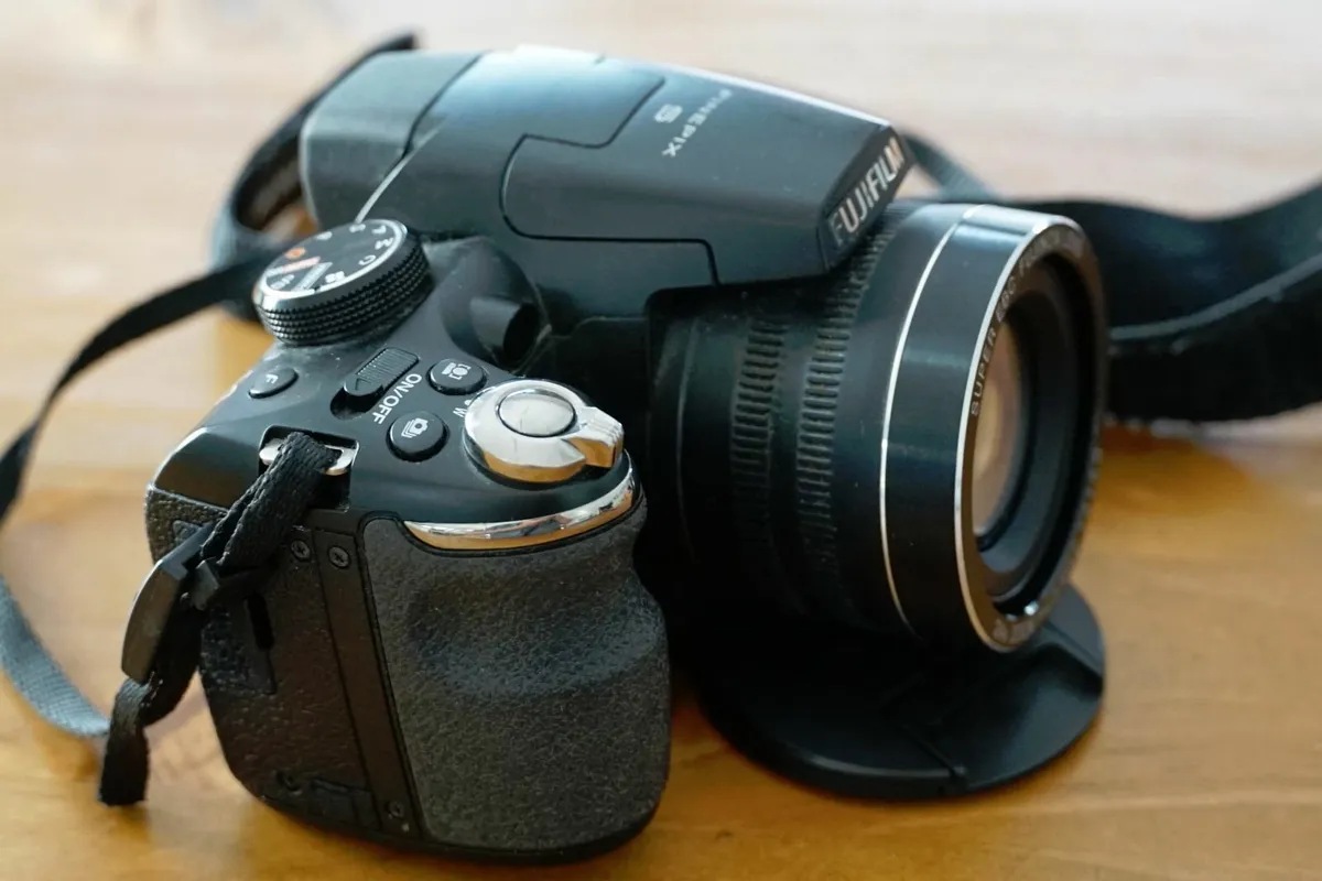 Fujifilm Finepix  S4240  digital Camera - Image 2