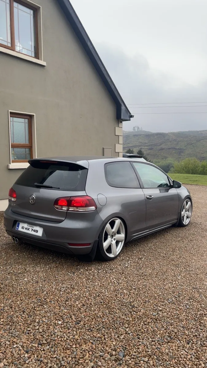 2010 Volkswagen Golf GTD - Image 4