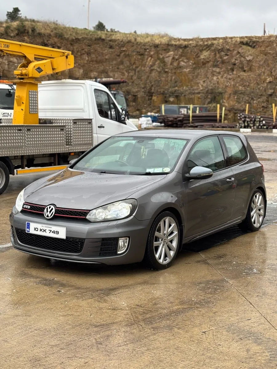 2010 Volkswagen Golf GTD - Image 1