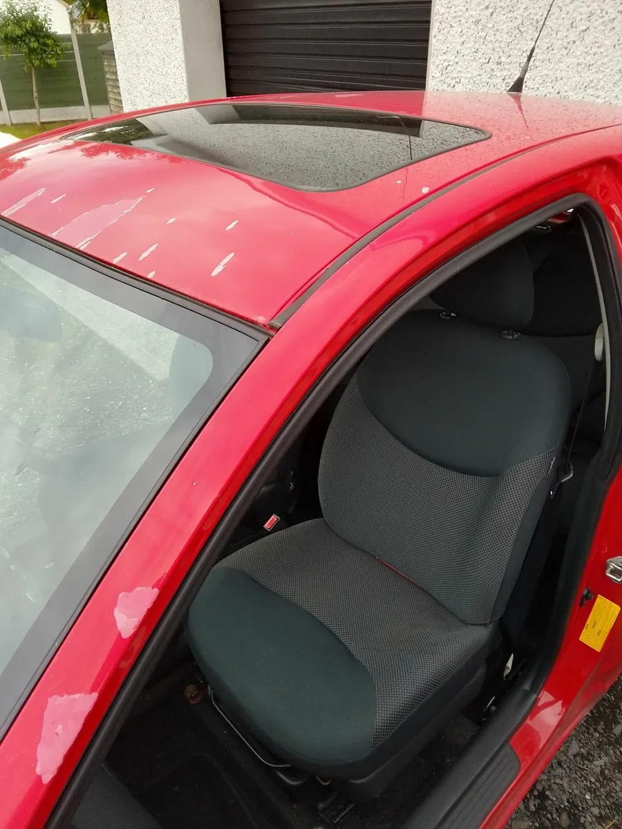 Toyota Yaris 2003 - Image 2
