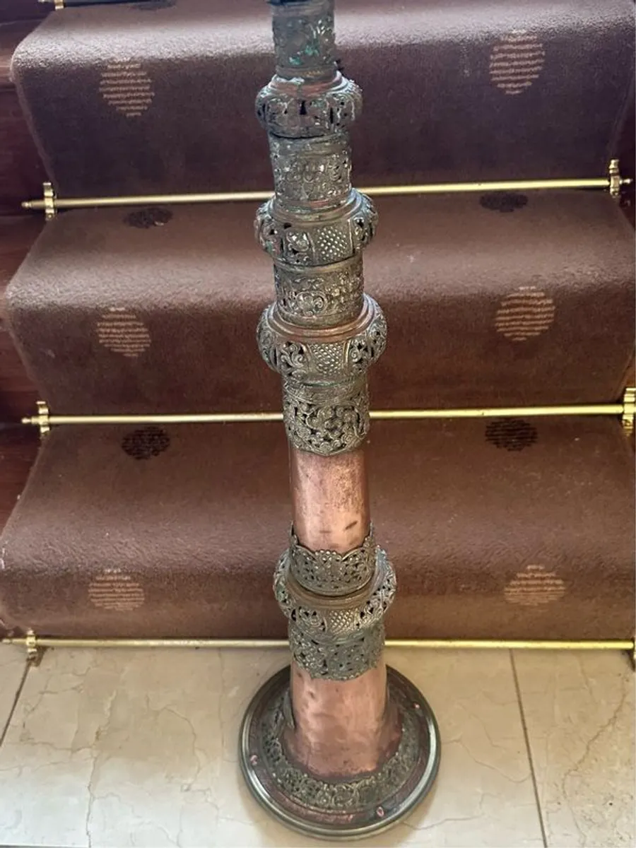 Tibetan 'Dung Chen' Trumpet, made into a glass table. - Image 1