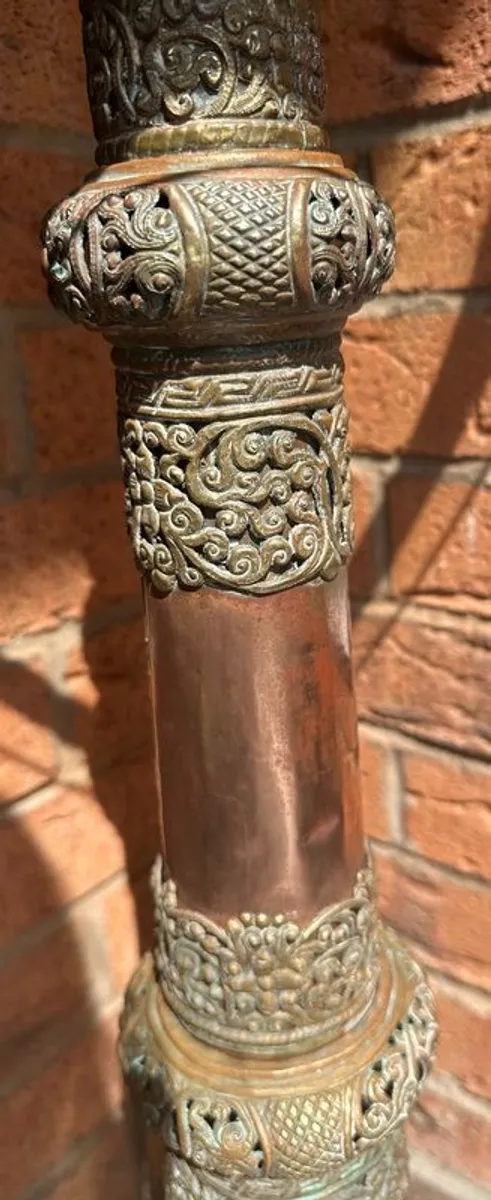 Tibetan 'Dung Chen' Trumpet, made into a glass table. - Image 3