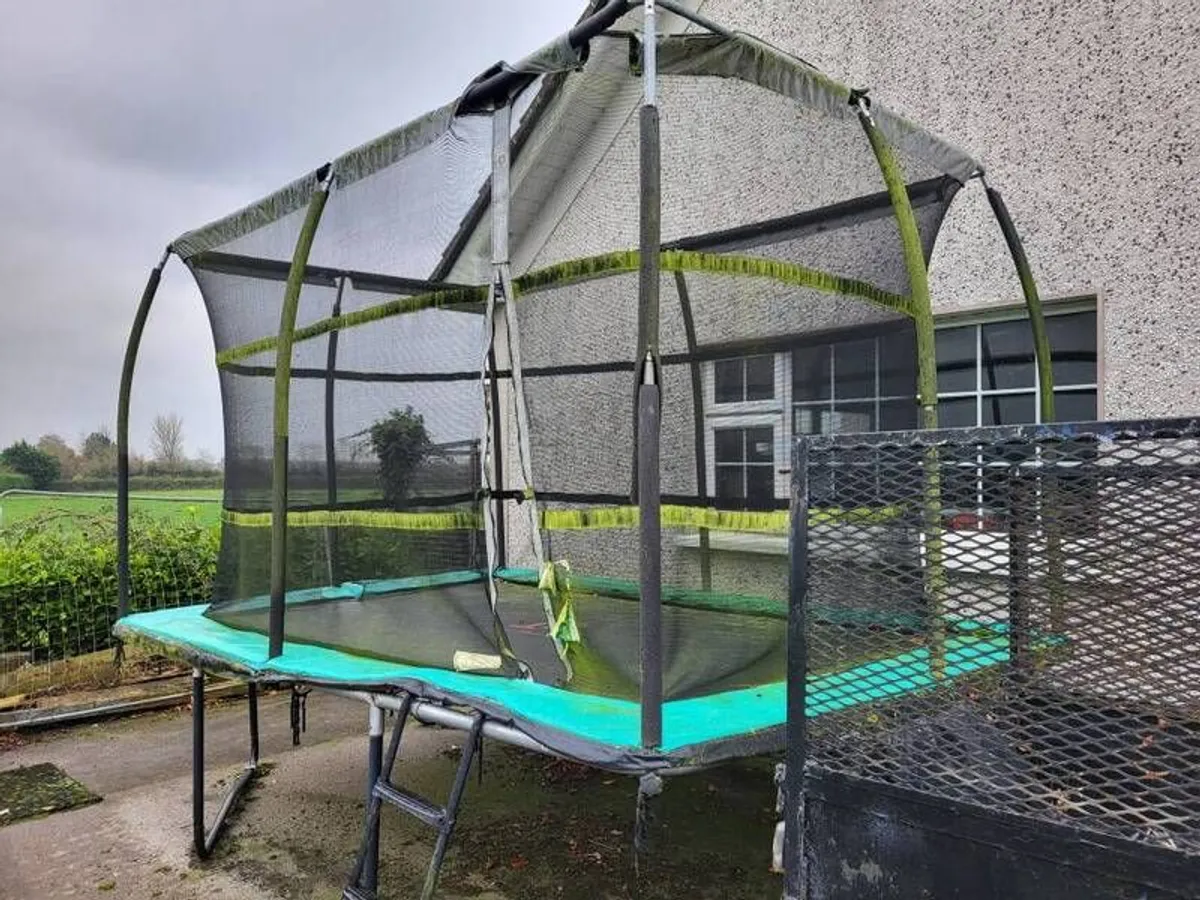 trampoline - Image 1
