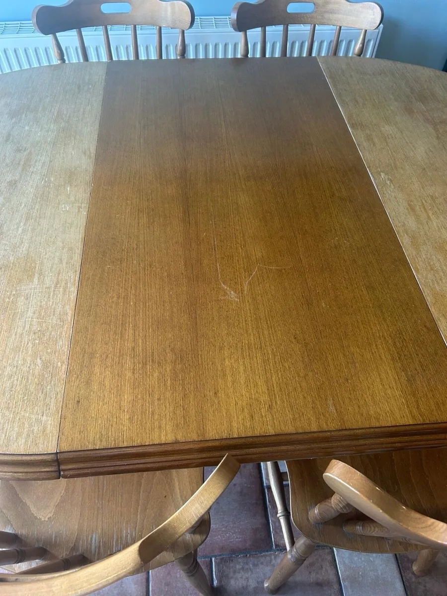 Kitchen table & chairs - Image 1