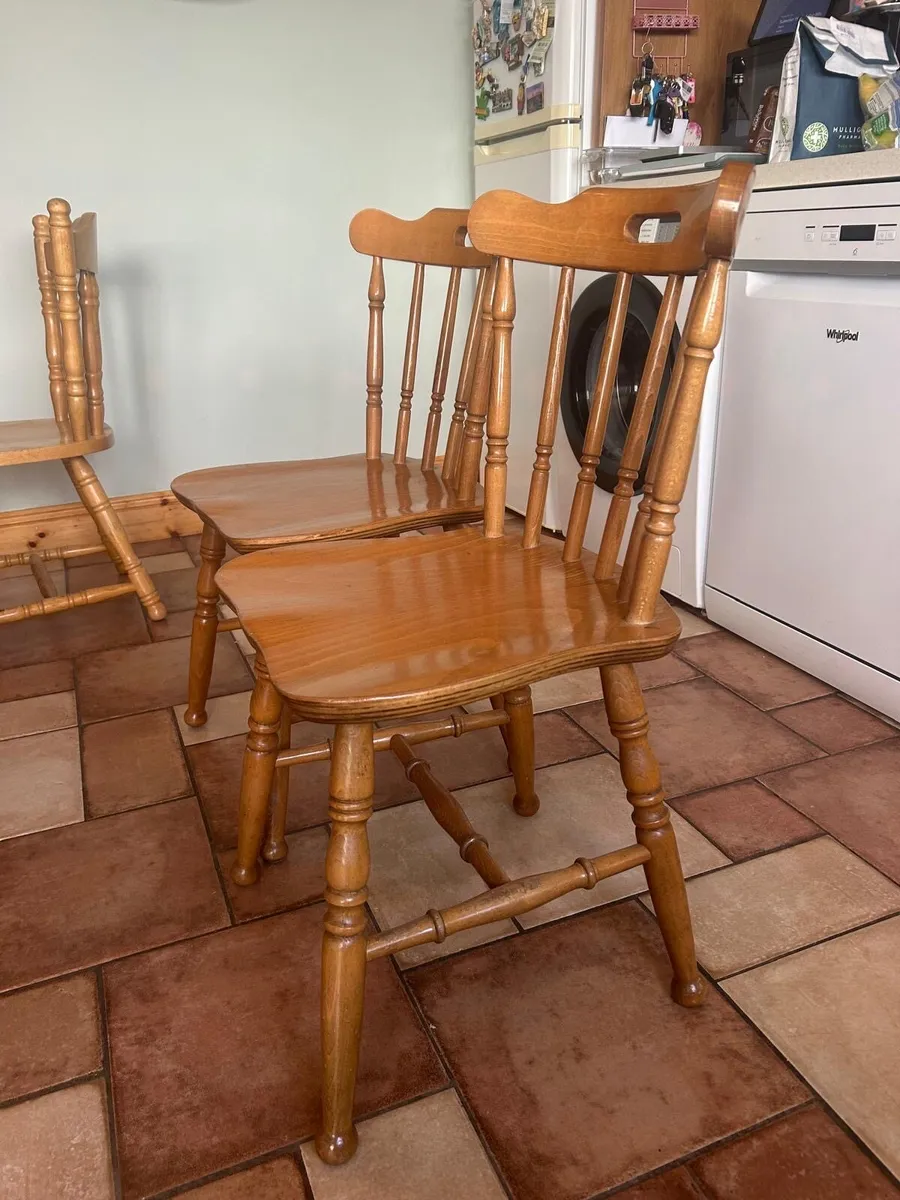 Kitchen table & chairs - Image 4