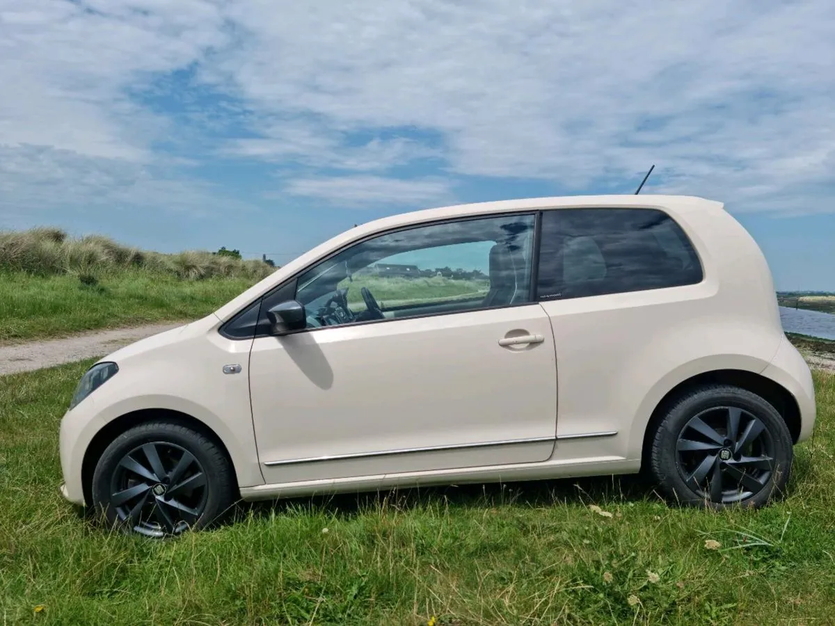Car - Image 4