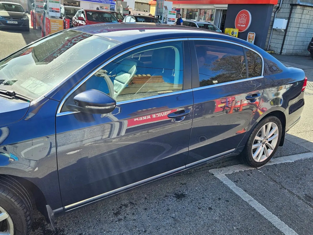 Volkswagen Passat 2014 automatic!!! - Image 2