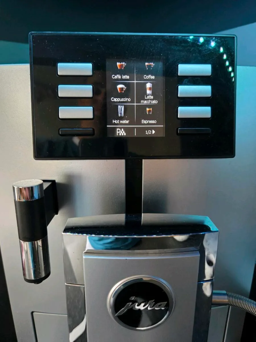 Jura X8 Automatic Bean 2 Cup Machine w milkfridge - Image 1