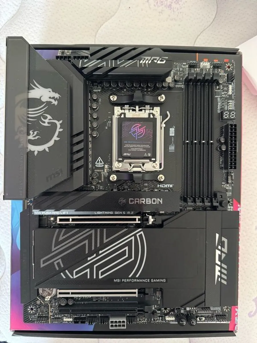 Msi Mpg X870e Carbon Wifi - Image 3