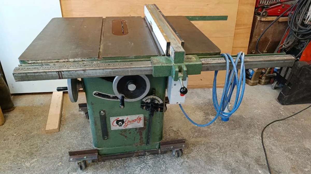 Table saw - Image 1