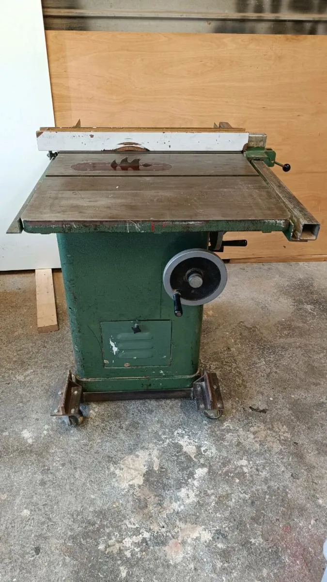Table saw - Image 2