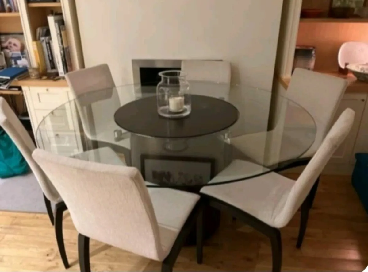 Glass Dinner table and 6 chairs