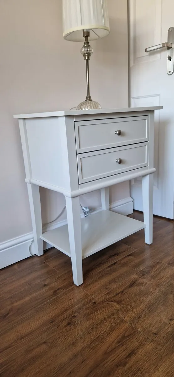 Bedside lockers