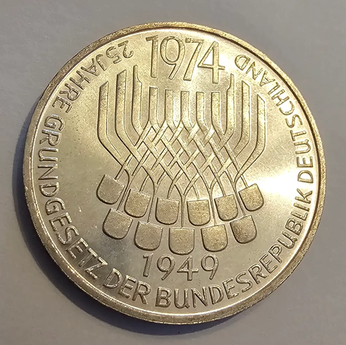 1974 german silver coin - Image 1