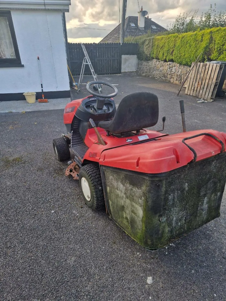 Ride on lawnmower - Image 4