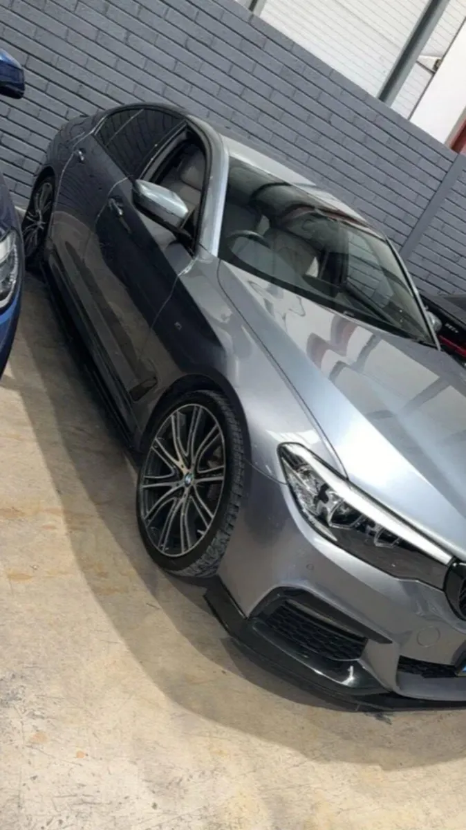 BMW 5-Series 2018 - Image 4