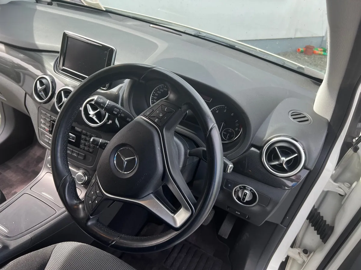 Mercedes-Benz B-Class 2012 - Image 3