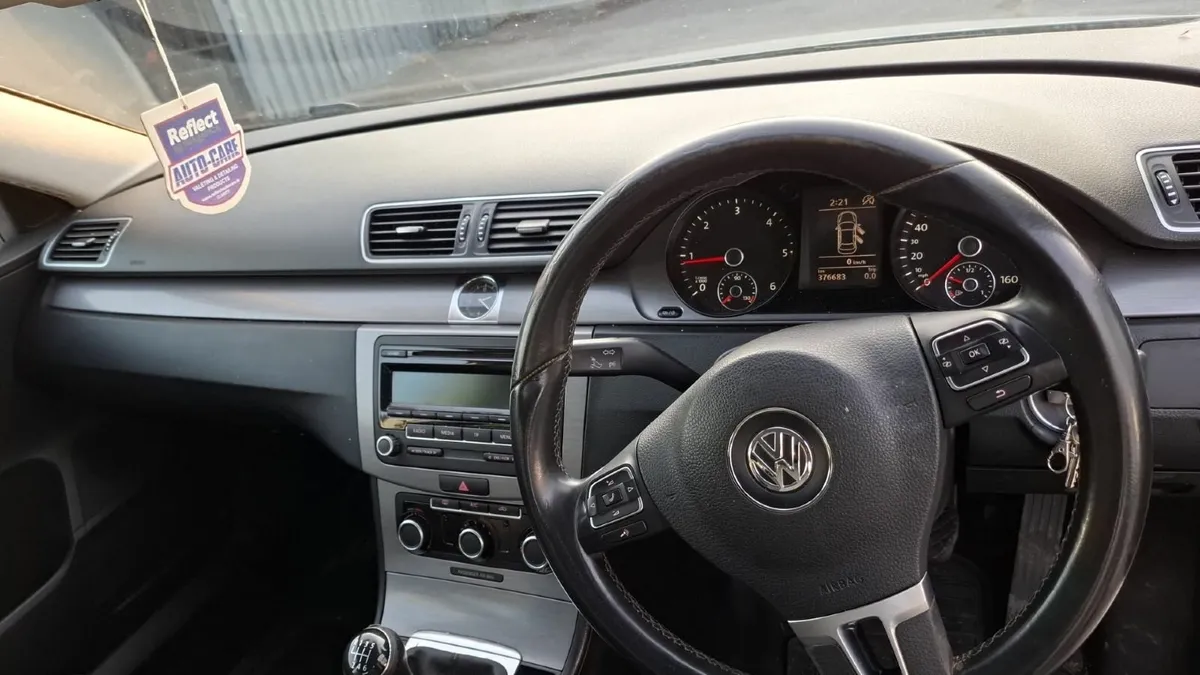 Volkswagen Passat 2012 - Image 3