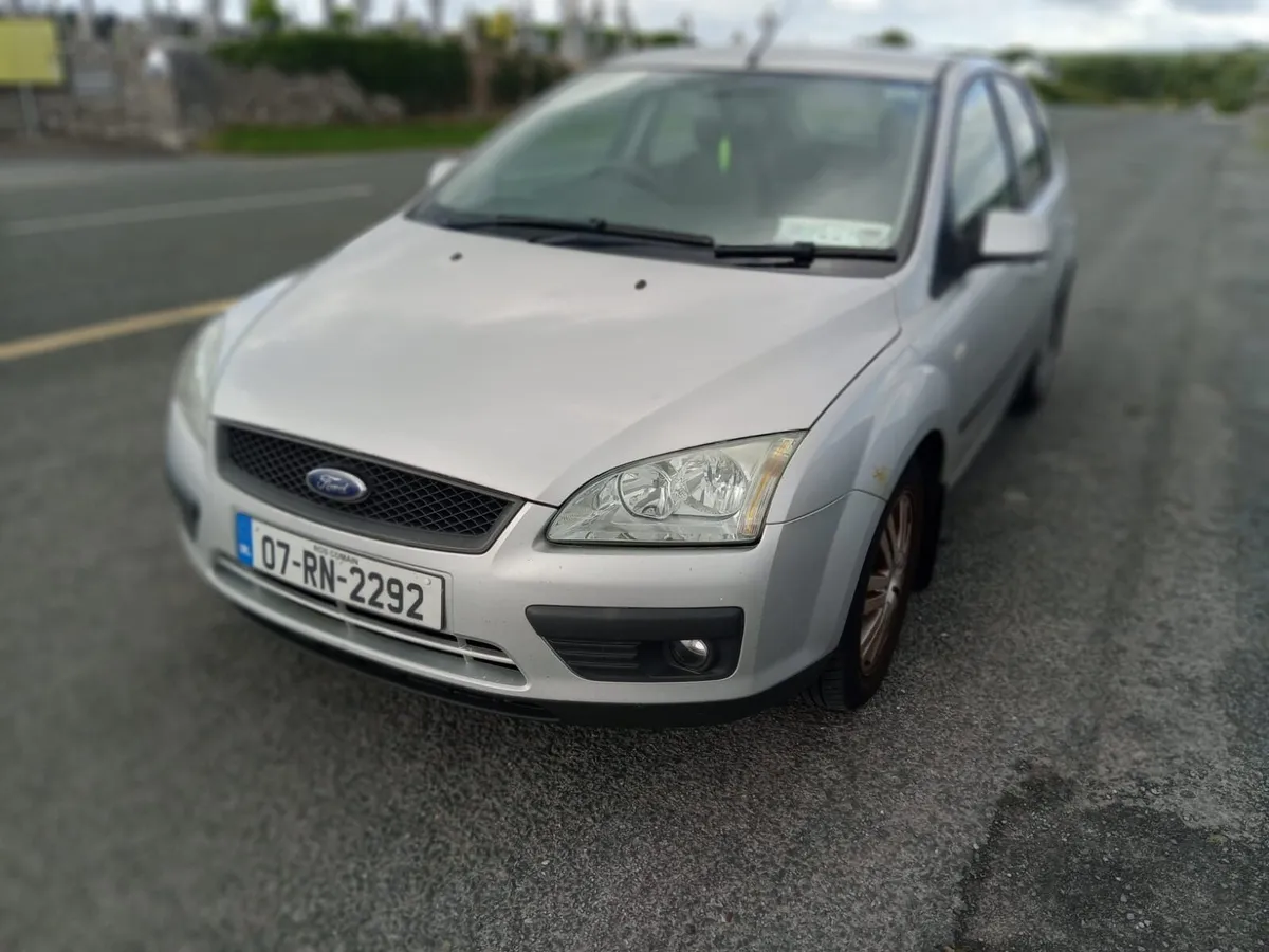 2007 Ford Focus - Image 2