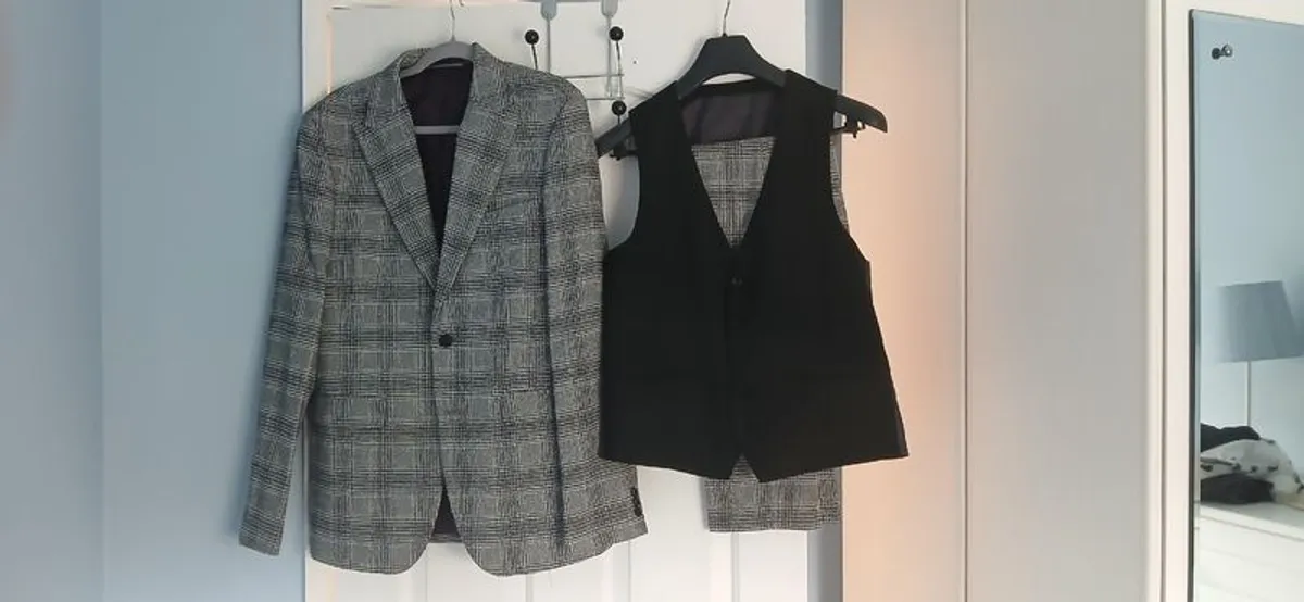 Menswear/Suits - Image 2