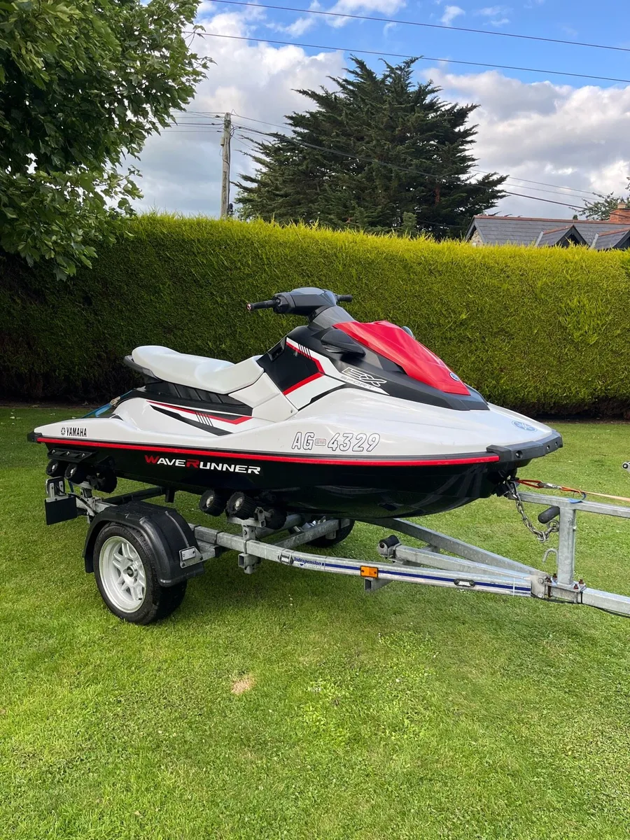 Yamaha EX Sport jet ski - Image 1
