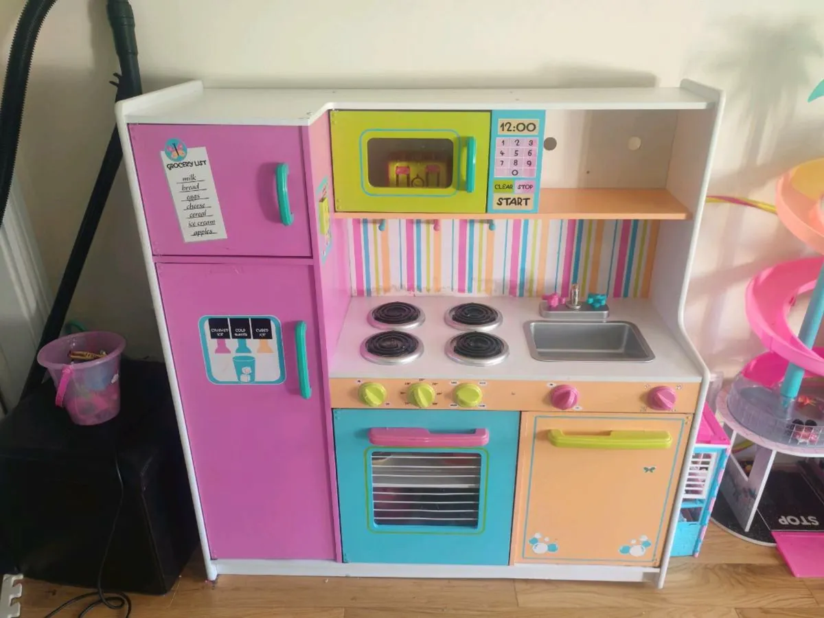 Toy kitchen - Image 1