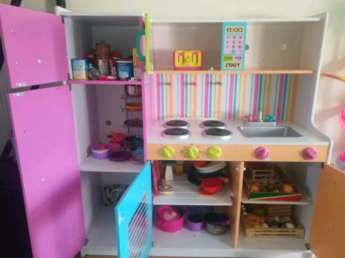 Toy kitchen - Image 2