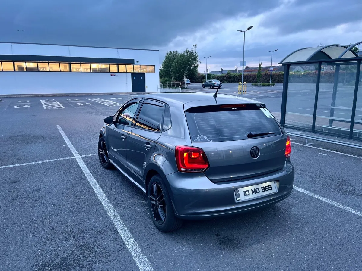 Volkswagen Polo 2010 - Image 2