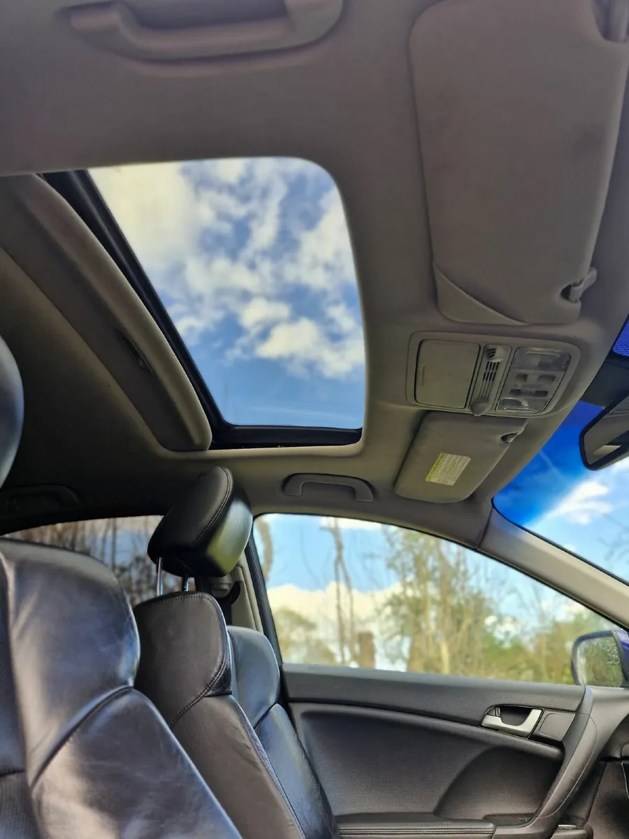 Honda Accord 2010 - Image 3