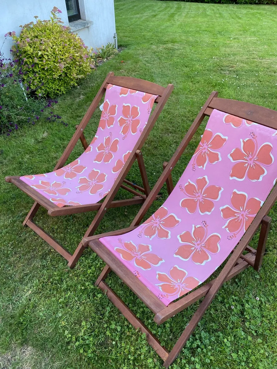 2 Matching Deck chairs - Image 2
