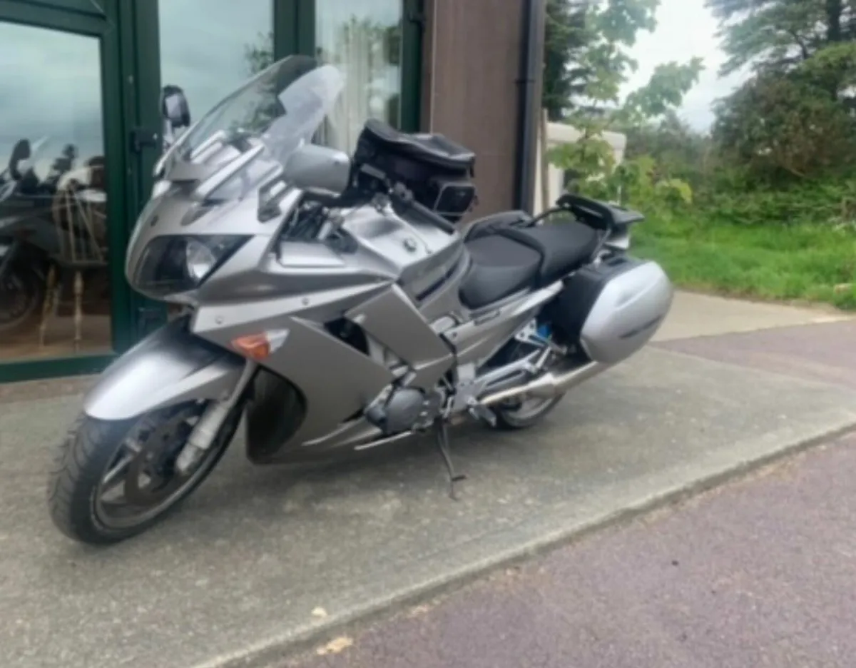 YAMAHA FJR1300. (2008) - Image 3
