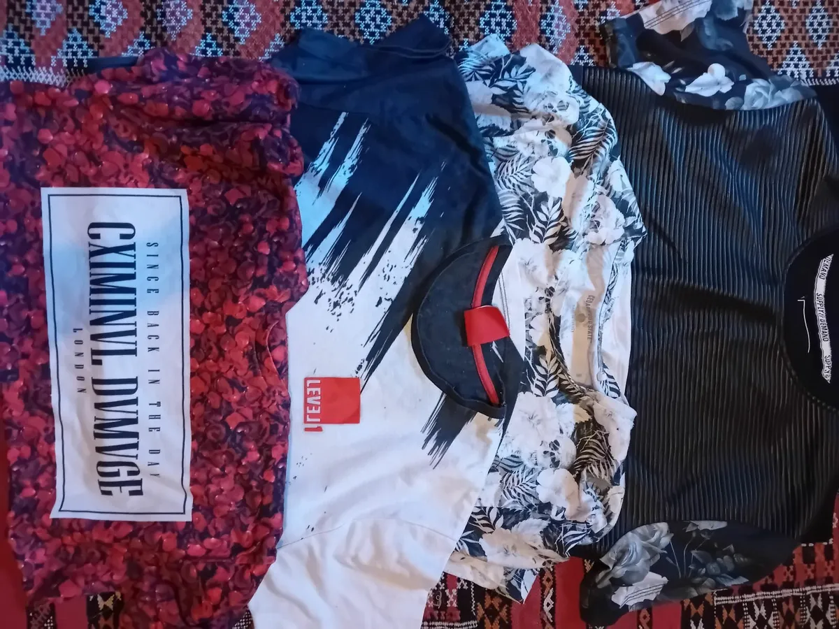 4 men's size s t-shirts