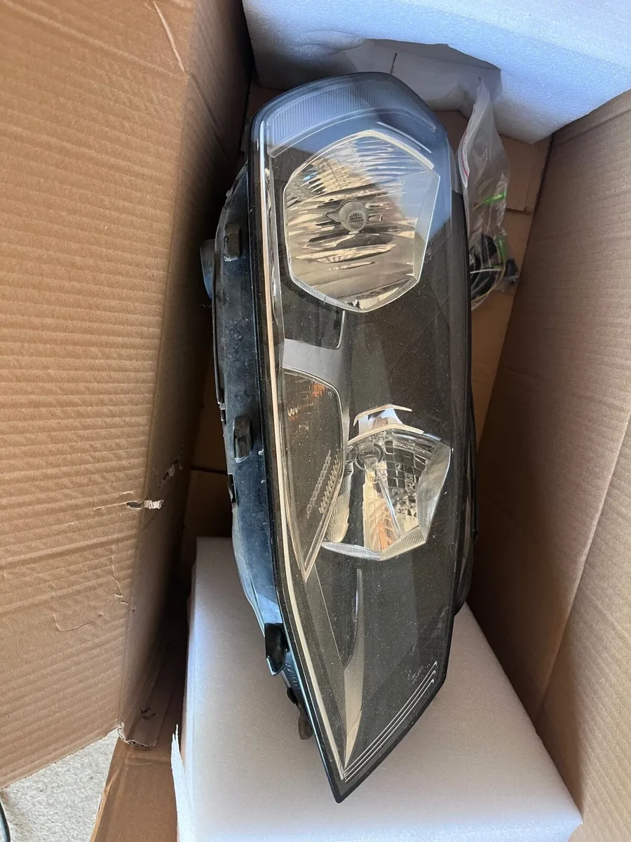 Golf Mark 6 Headlights and tail lights - Image 1