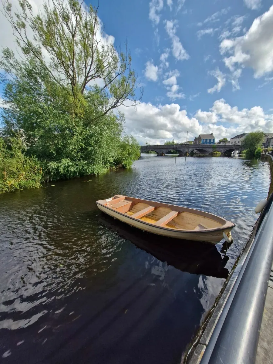 Fiberglass Boat 15'4. - Image 1