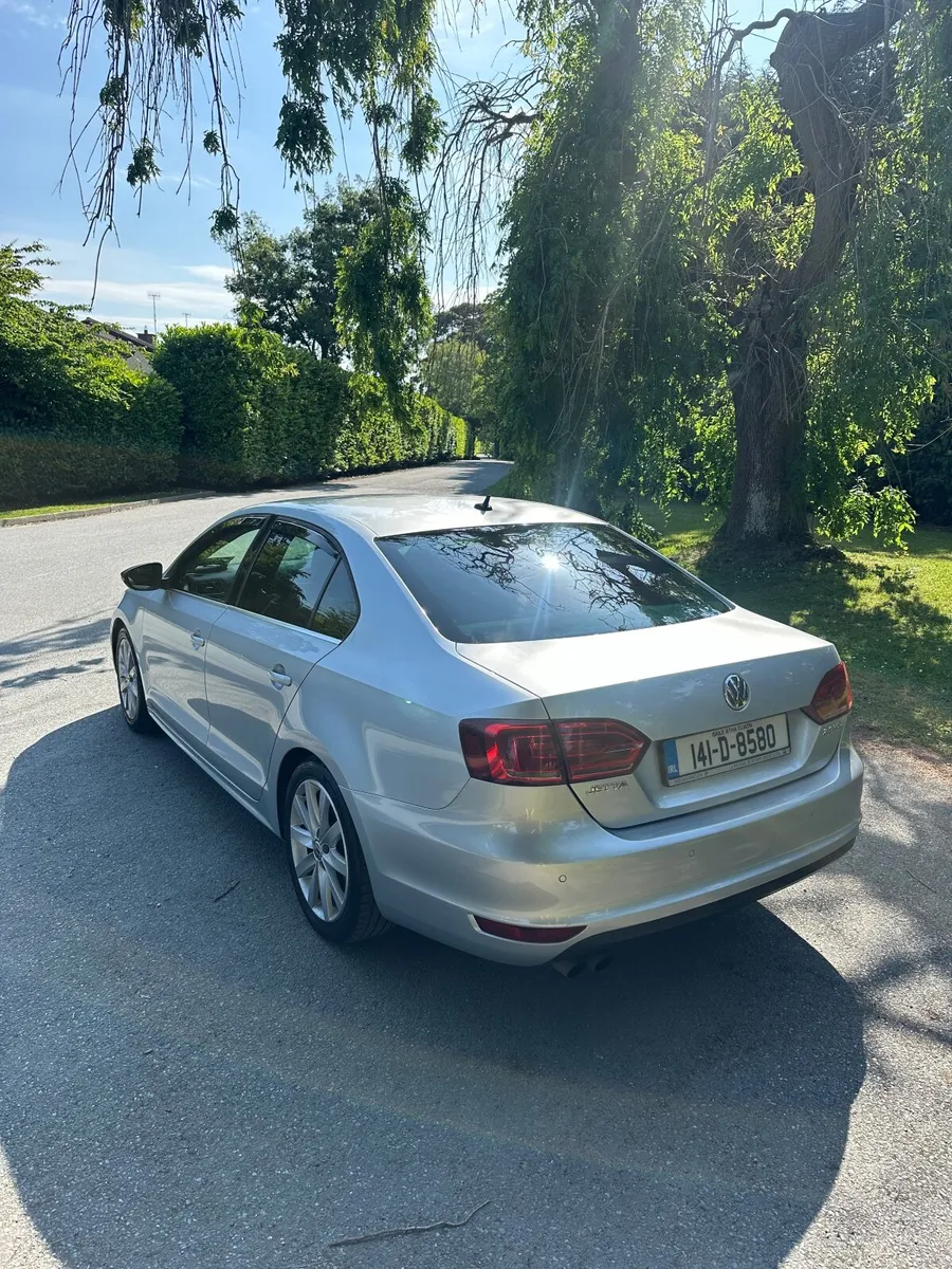 VOLKSWAGEN JETTA HIGHLINE 2.0 140BHP - Image 4